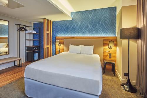 Habitación Doble Clásica del hotel L'Elysee Val D'Europe. Foto 3