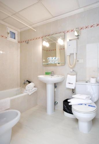 Habitación Triple del hotel Mr Costa Blanca. Foto 1