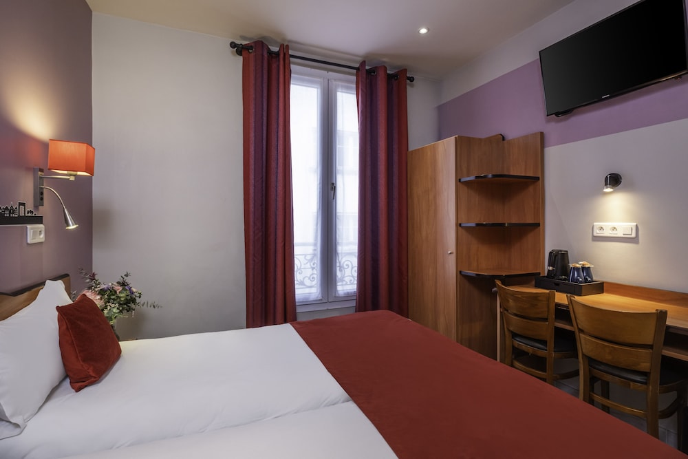 Habitación estándar con 1 cama doble o 2 individuales del hotel Grand De Turin. Foto 7