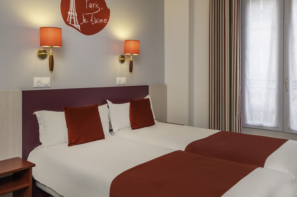 Habitación estándar con 1 cama doble o 2 individuales del hotel Grand De Turin. Foto 8
