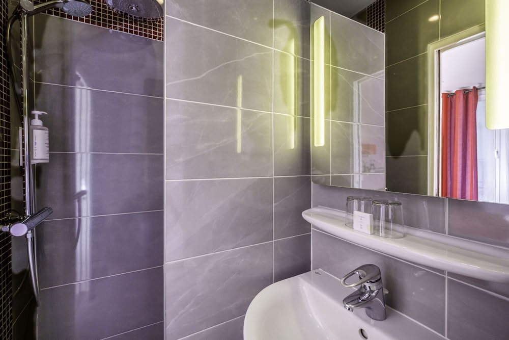 Habitación familiar, habitaciones comunicadas del hotel Grand De Turin. Foto 10