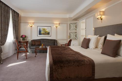 Habitación Premium del hotel Majestic Spa Paris. Foto 4