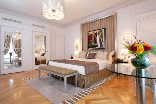 Habitación Deluxe Grande del hotel Majestic Spa Paris. Foto 1