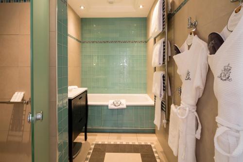 Habitación Deluxe Grande del hotel Majestic Spa Paris. Foto 7