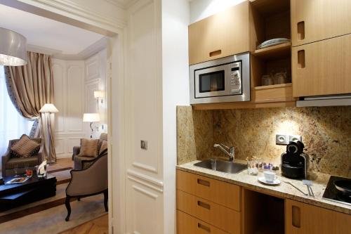 Suite Junior Deluxe del hotel Majestic Spa Paris. Foto 3
