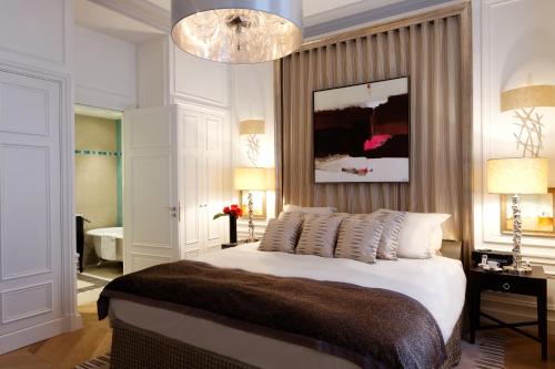 Suite Junior Deluxe del hotel Majestic Spa Paris. Foto 2