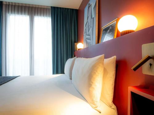 Habitación Doble Privilege con sofá cama del hotel Mercure Paris Tour Eiffel Pont Mirabeau. Foto 8
