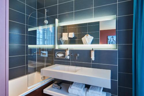 Habitación Doble Privilege del hotel Mercure Paris Tour Eiffel Pont Mirabeau. Foto 14