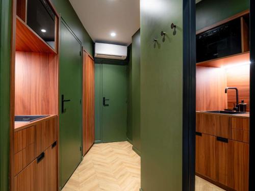 Apartamento Superior con 1 cama doble y sofá del hotel Mercure Paris Tour Eiffel Pont Mirabeau. Foto 9