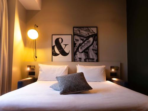 Apartamento Superior con 1 cama doble y sofá del hotel Mercure Paris Tour Eiffel Pont Mirabeau. Foto 1