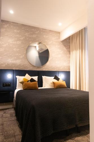 Apartamento Superior con 1 cama doble y sofá del hotel Mercure Paris Tour Eiffel Pont Mirabeau. Foto 9
