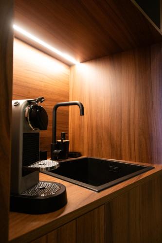 Apartamento Superior con 1 cama doble y sofá del hotel Mercure Paris Tour Eiffel Pont Mirabeau. Foto 11