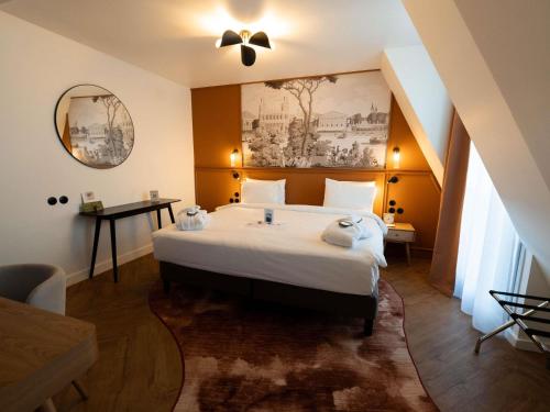 Habitación Privilege con cama extragrande del hotel Mercure Paris Bastille Marais. Foto 4