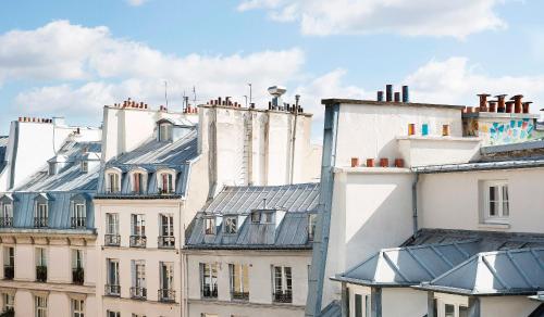 Habitación Doble con terraza del hotel Moliere. Foto 4