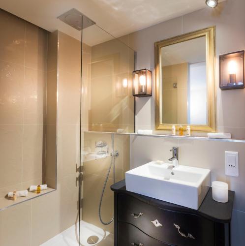 Habitación Doble Tradicional del hotel Moliere. Foto 4