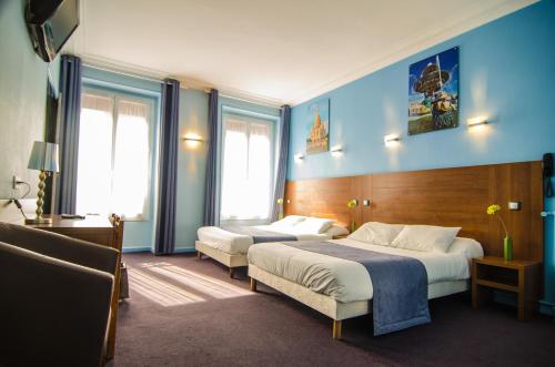 Habitación cuádruple del hotel Paris Bruxelles. Foto 2