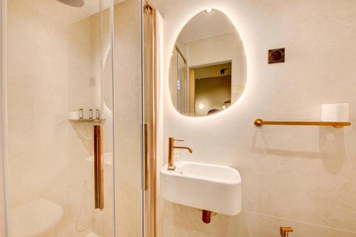 Habitación Doble con baño privado del hotel Marie. Foto 2