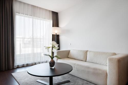 Suite Junior con terraza del hotel Eurostars Mar De Vigo. Foto 4