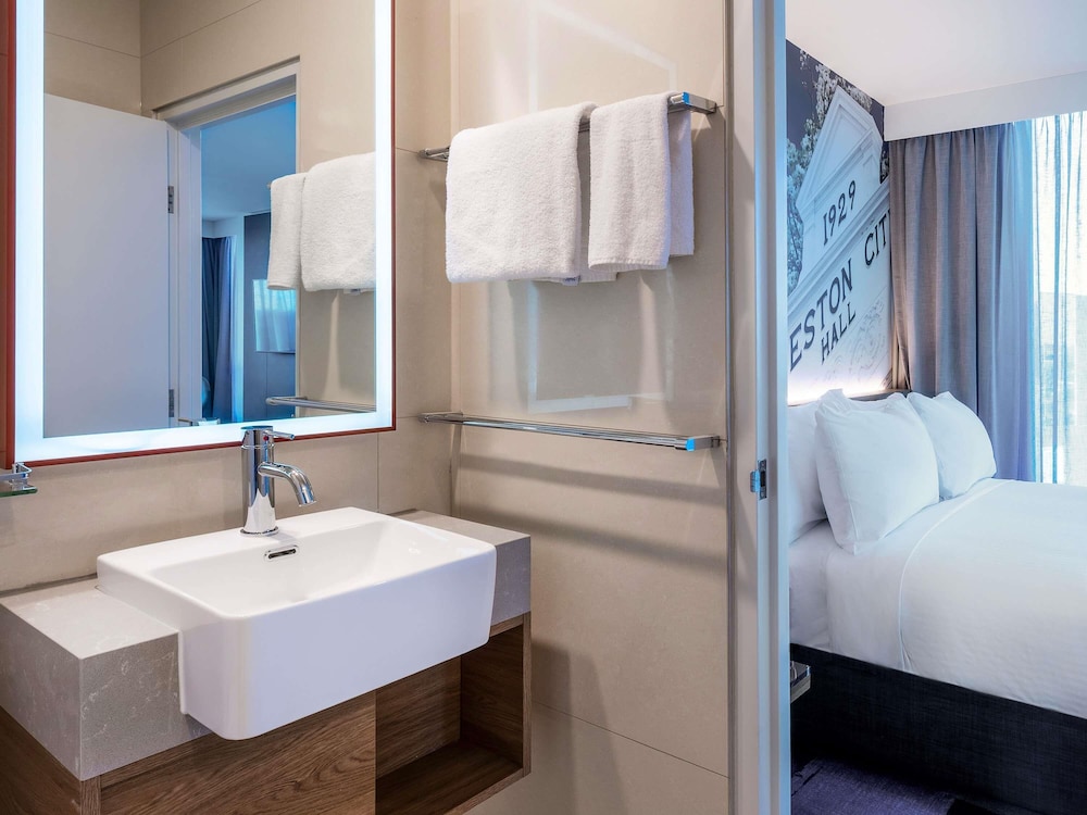 Habitación Superior con 1 Cama Queen del hotel Novotel Melbourne Preston. Foto 2