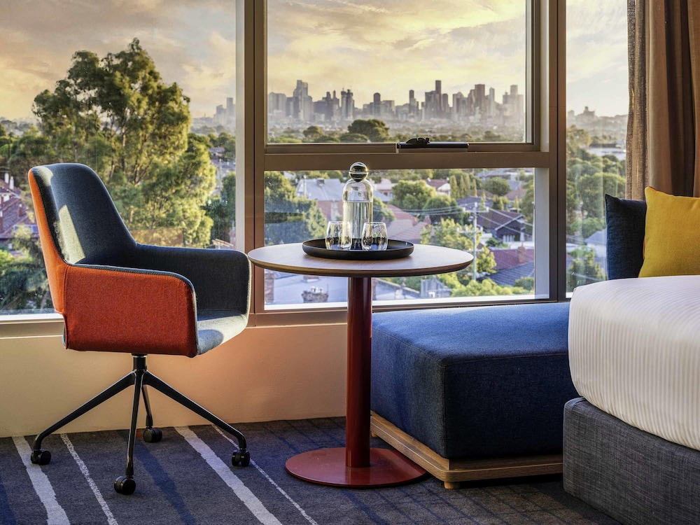 Habitación Deluxe con 1 cama king del hotel Novotel Melbourne Preston. Foto 5