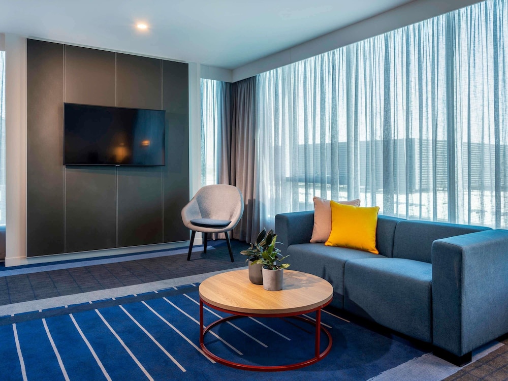 Suite Ejecutiva del hotel Novotel Melbourne Preston. Foto 1
