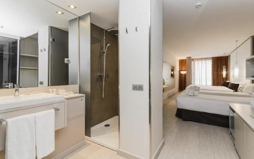 Habitación Cuádruple del hotel Grums and Spa. Foto 1