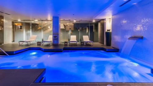 Habitación Ático con terraza y 1 acceso al spa por persona y estancia del hotel Grums and Spa. Foto 6