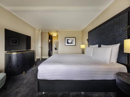 HABITACIÓN EJECUTIVA SUPERIOR, Una Cama King del hotel Pullman Auckland Hotel & Apartments. Foto 2