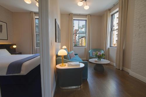 Suite Tribeca con 1 cama extragrande y sofá cama del hotel The Frederick