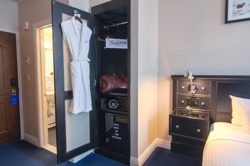 Estudio con 1 cama grande - Adaptado para personas con discapacidad del hotel The Frederick. Foto 3