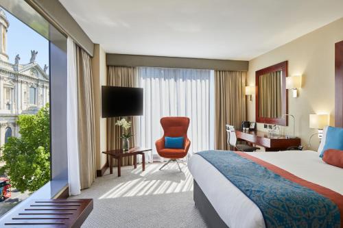 Habitación Deluxe con vistas a la catedral de San Pablo - 1 cama extragrande del hotel Leonardo Royal London St Paul’s. Foto 4