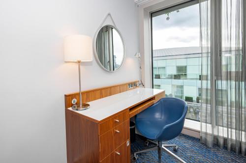 Habitación Deluxe con cama extragrande del hotel Doubletree By Hilton London -tower Of London. Foto 2