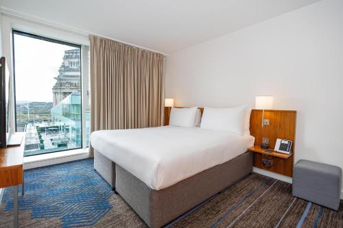 Suite City con cama extragrande del hotel Doubletree By Hilton London -tower Of London