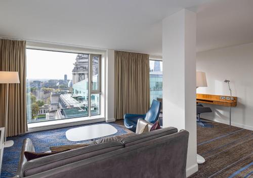 Suite City con cama extragrande del hotel Doubletree By Hilton London -tower Of London. Foto 3