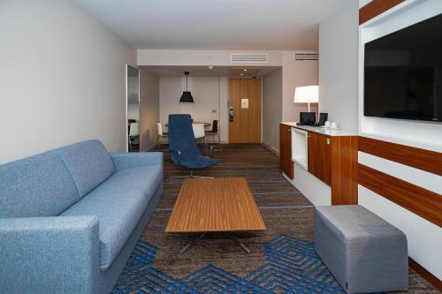 Suite Atrio con cama extragrande del hotel Doubletree By Hilton London -tower Of London. Foto 6