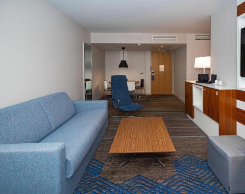 Suite Atrio con cama extragrande del hotel Doubletree By Hilton London -tower Of London. Foto 7