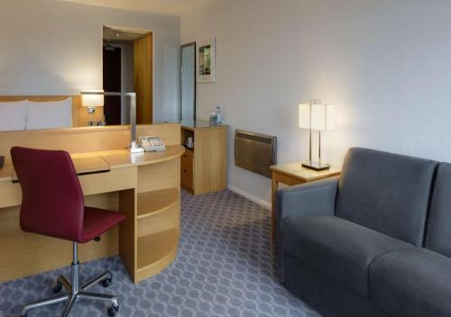 Suite Junior Hilton del hotel Hilton London Watford. Foto 2
