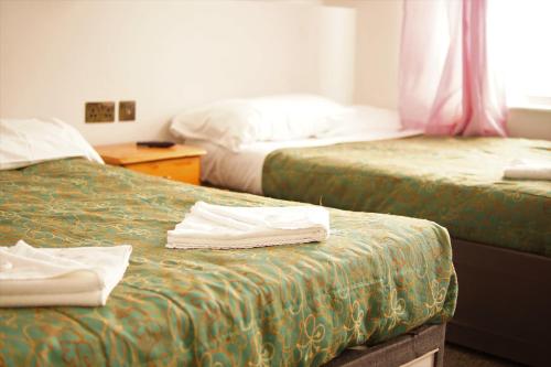 Habitación Triple del hotel Plaza hotel. Foto 12