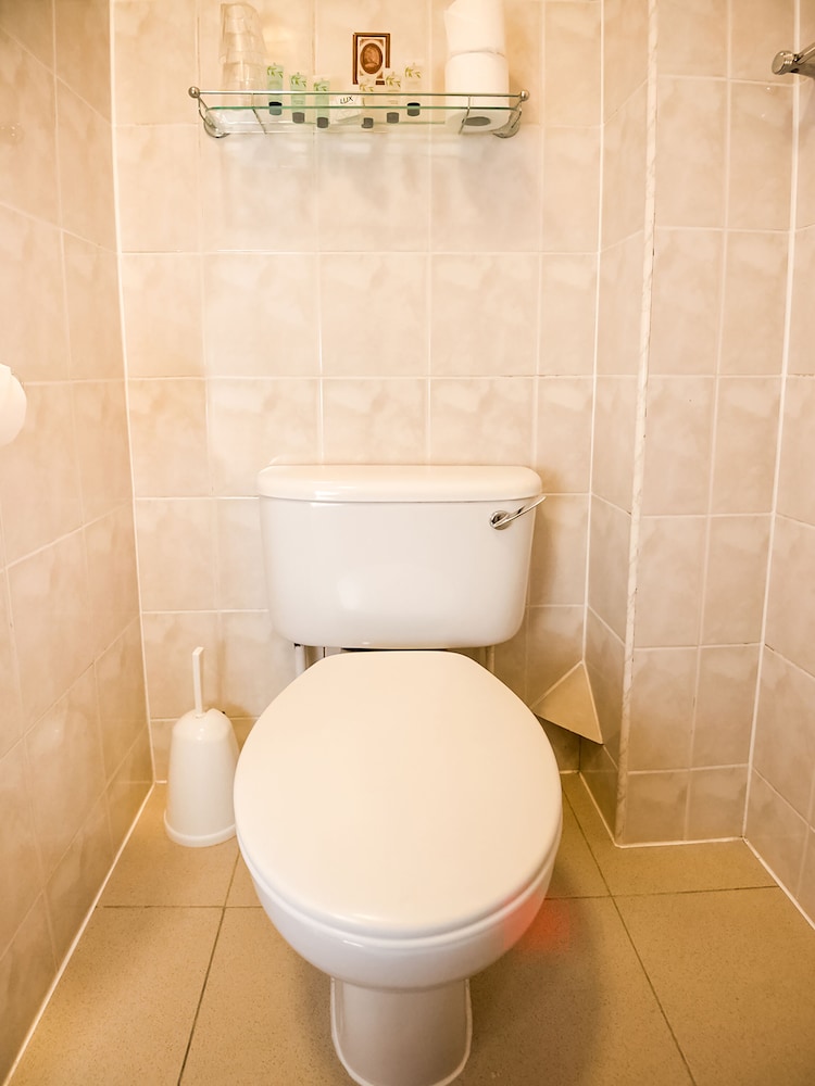 Habitación estándar con 2 camas individuales del hotel St George. Foto 9