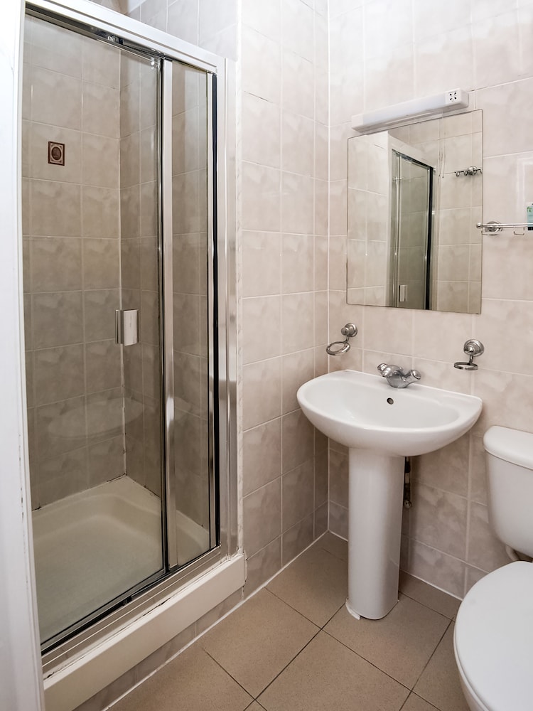 Habitación estándar con 2 camas individuales del hotel St George. Foto 10