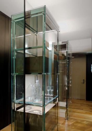 Habitación Doble Deluxe con 2 camas dobles y vistas a la ciudad del hotel Andaz 5th Avenue. Foto 3