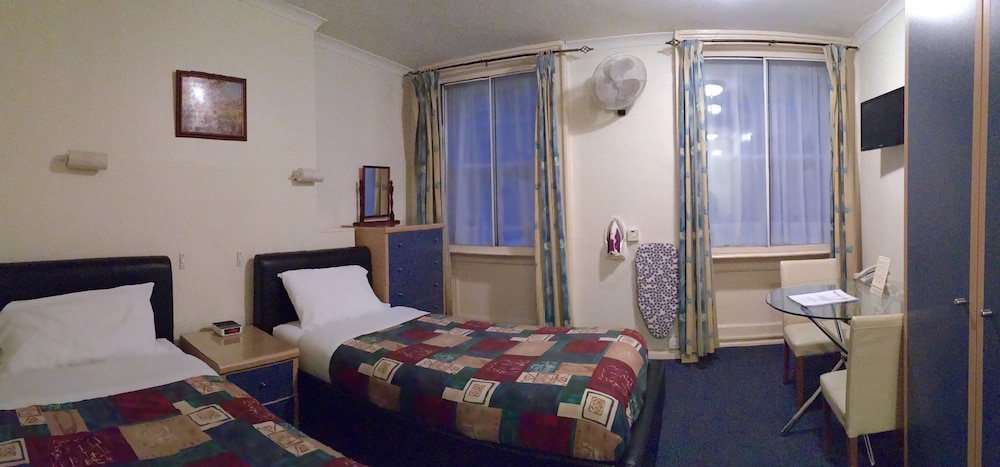Habitación con 2 camas individuales del hotel Hadleigh
