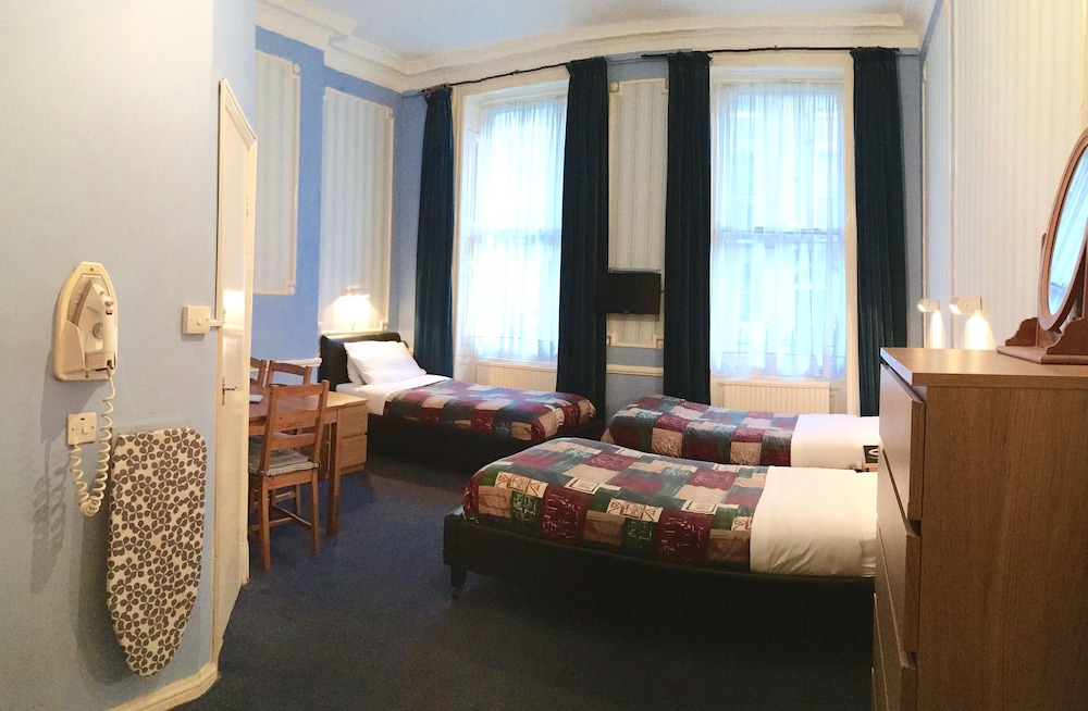 Habitación triple del hotel Hadleigh