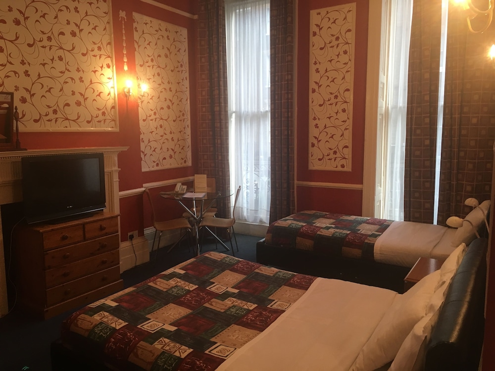 Habitación familiar, cocina básica del hotel Hadleigh