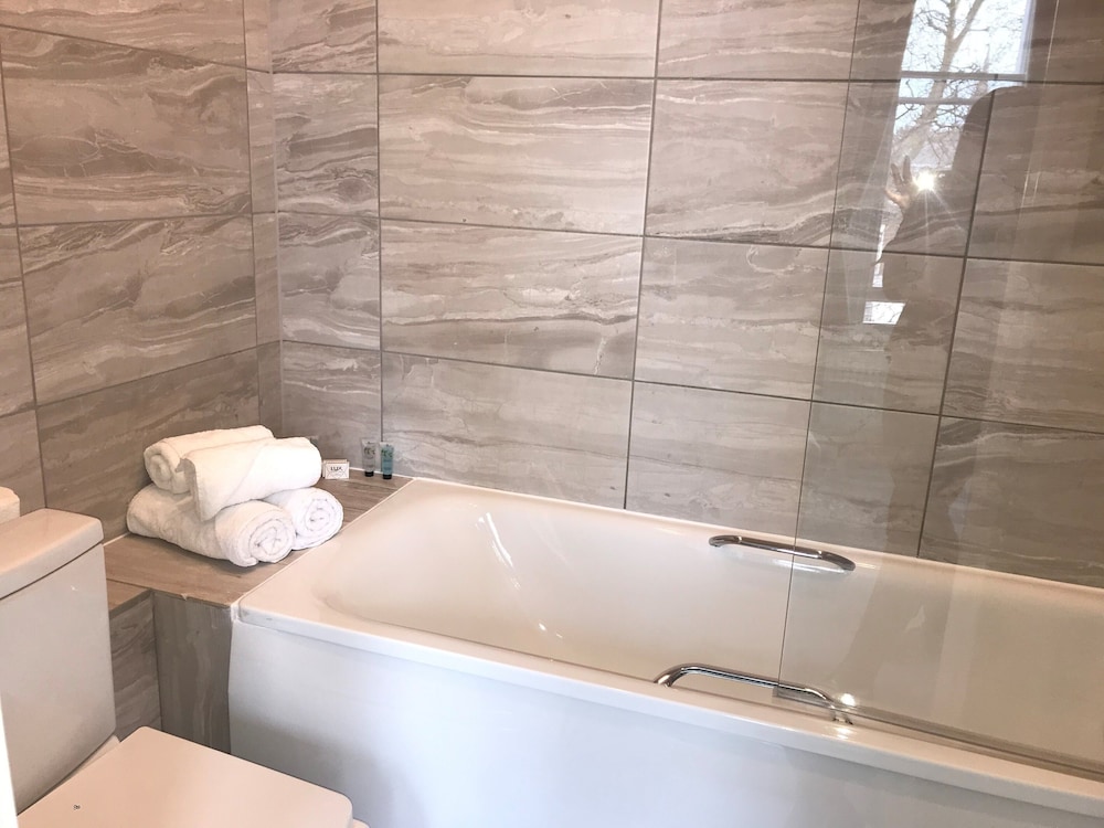 Habitación doble superior, baño privado del hotel Ravna Gora. Foto 12