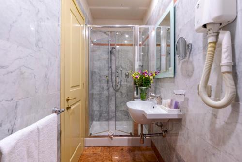 Habitación Doble Económica del hotel Art Atelier. Foto 9