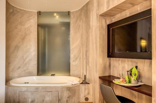 Habitación cuádruple del hotel Trevi Collection. Foto 3