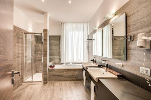 Habitación cuádruple del hotel Trevi Collection. Foto 8