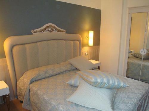 Habitación Doble Clásica del hotel JR Hotels Oriente Bari. Foto 1