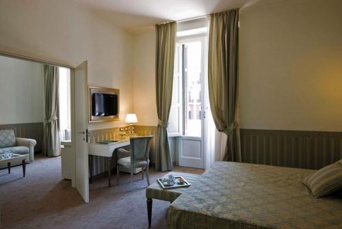 Suite Junior del hotel JR Hotels Oriente Bari. Foto 1
